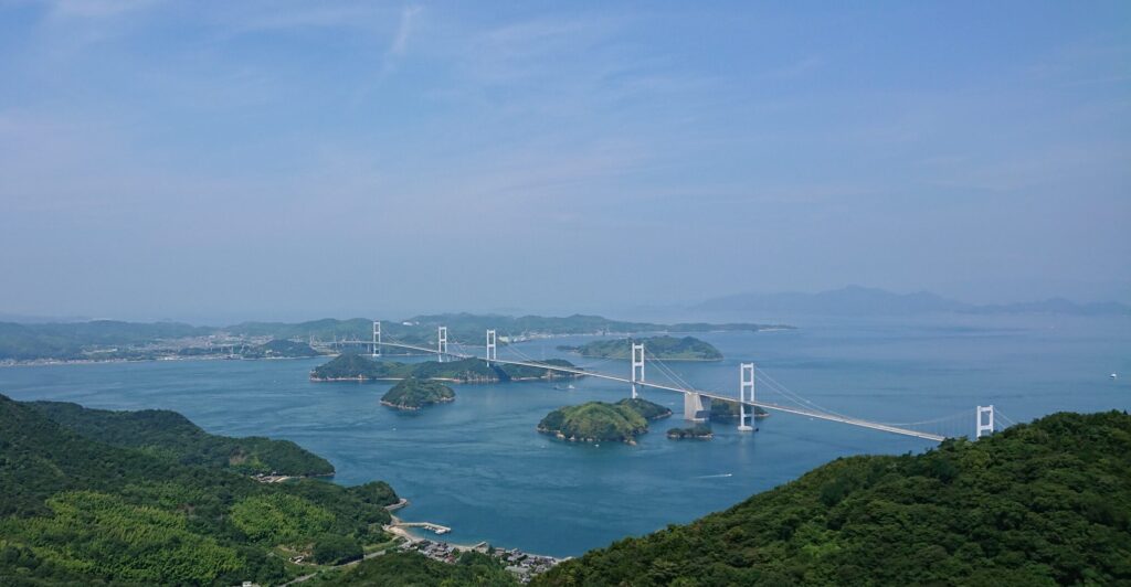 大島 亀老山の展望台からの来島海峡大橋